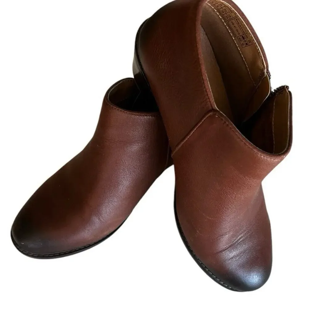 Vionic Brown Leather Ankle Boots with Zippers, Women's sizer 8